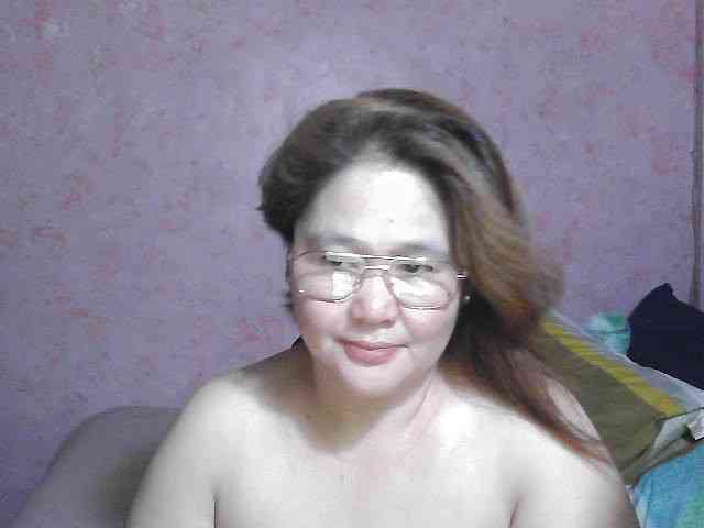 NICEtitspinay webcam