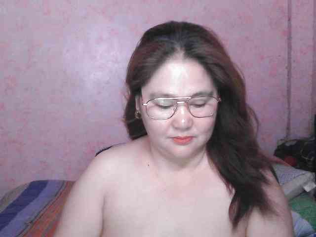 NICEtitspinay webcam