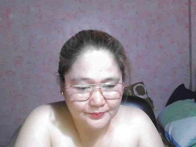 NICEtitspinay webcam