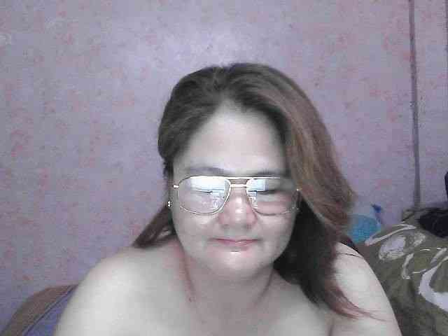 NICEtitspinay webcam