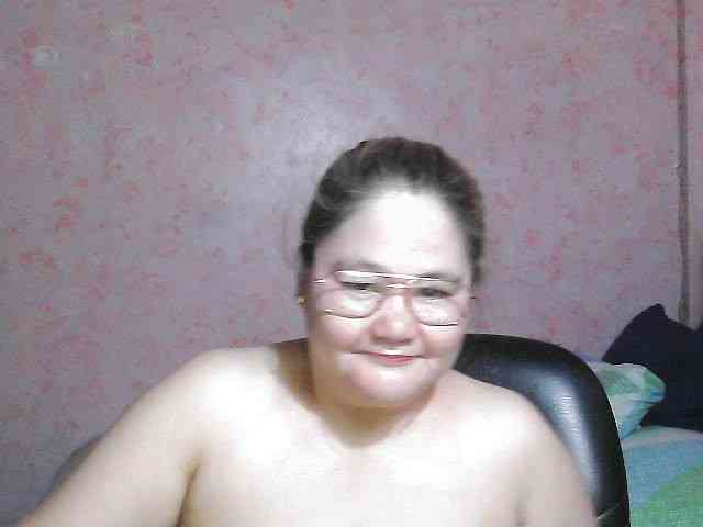NICEtitspinay webcam