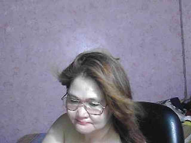 NICEtitspinay webcam
