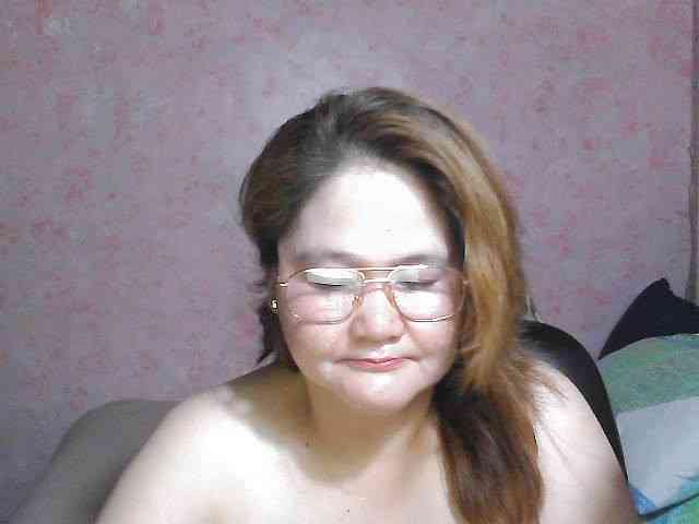 NICEtitspinay webcam