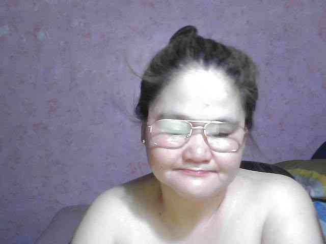 NICEtitspinay webcam