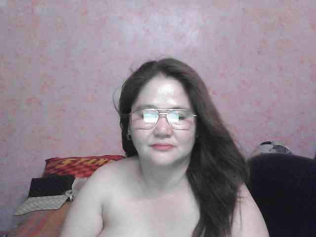 NICEtitspinay webcam