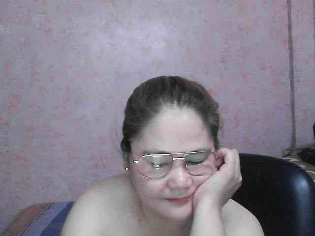NICEtitspinay webcam