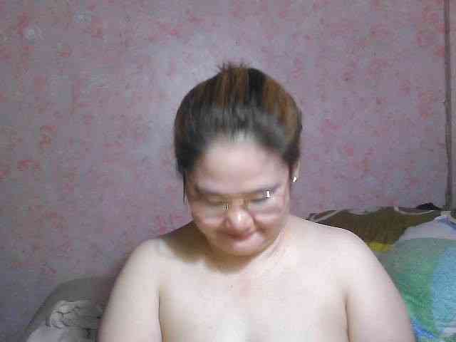 NICEtitspinay webcam
