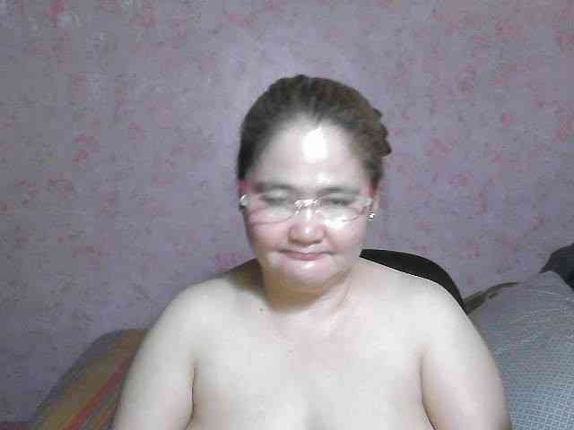NICEtitspinay webcam