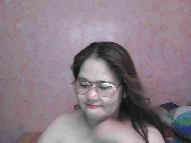 NICEtitspinay webcam