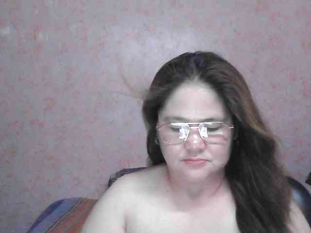 NICEtitspinay webcam