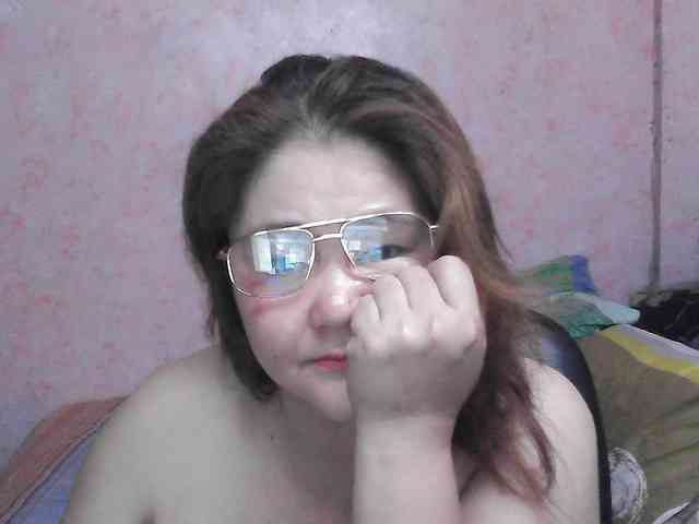 NICEtitspinay webcam