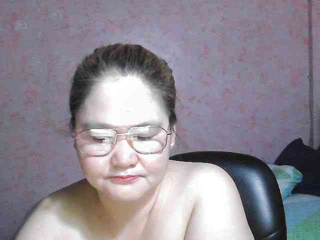 NICEtitspinay webcam