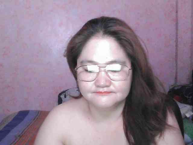 NICEtitspinay webcam