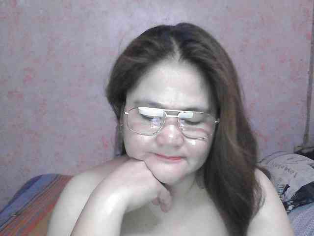 NICEtitspinay webcam