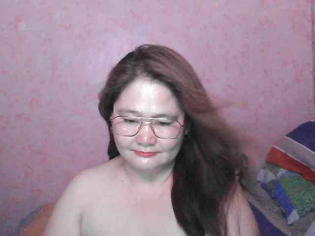 NICEtitspinay webcam