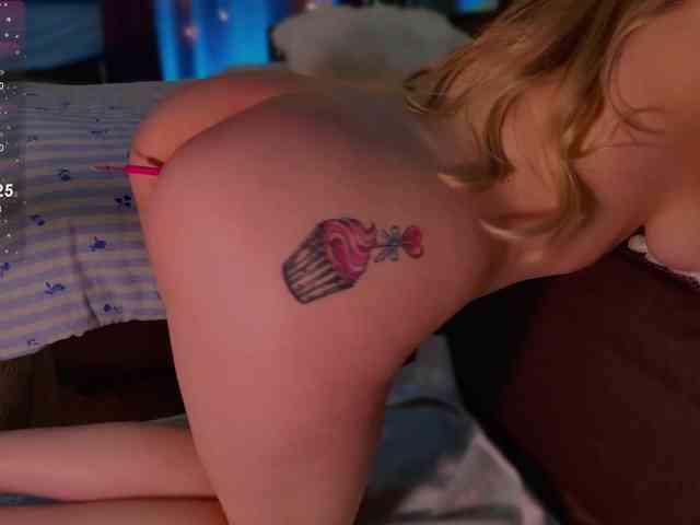 CherryGirlfriend webcam