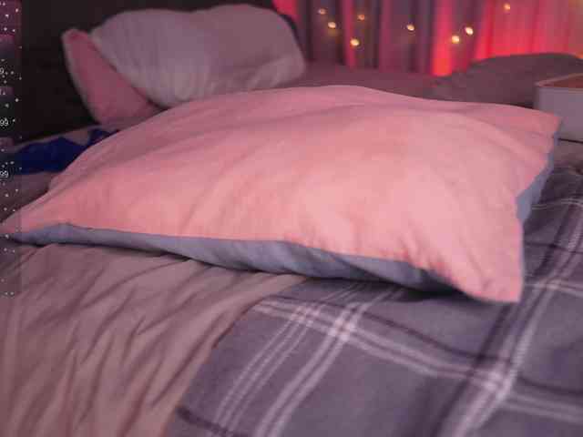 CherryGirlfriend webcam