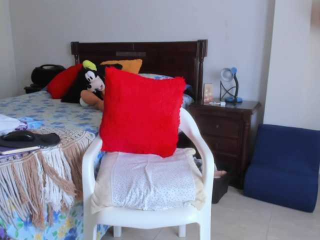 skarlethking8 live cam on BongaCams