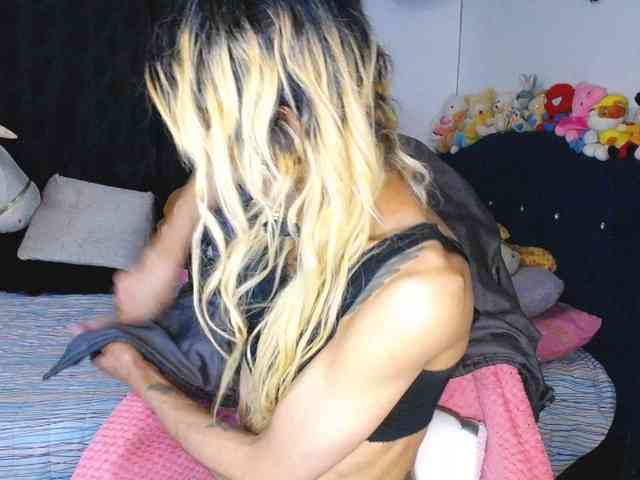 flaquitacoral Sex Cam Show
