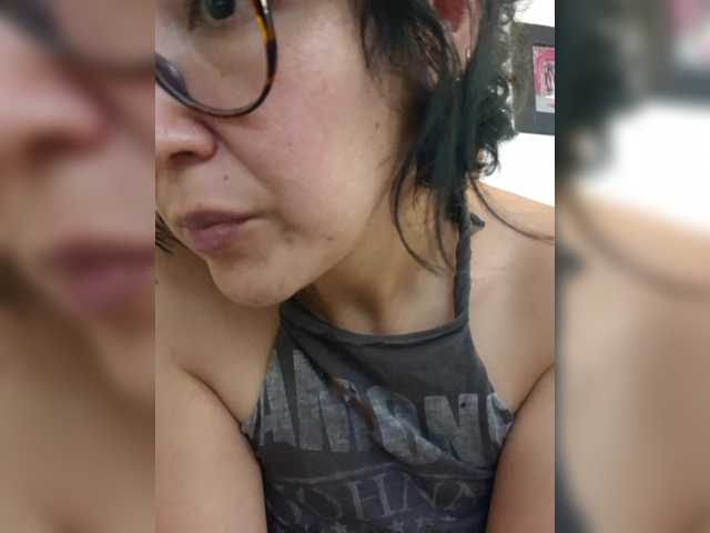 Fruttituttis live cam on BongaCams