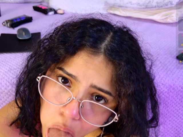 IrisRoss, live now on BongaCams
