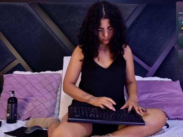 IrisRoss live cam preview