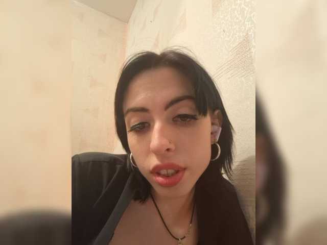 Devils_intrigue live cam