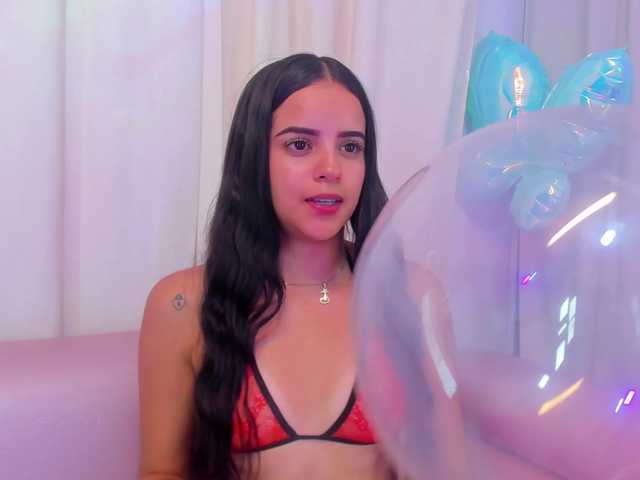 EmilyClay live cam on BongaCams