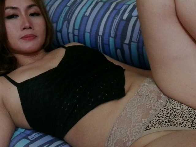 Miss0811, live now on BongaCams