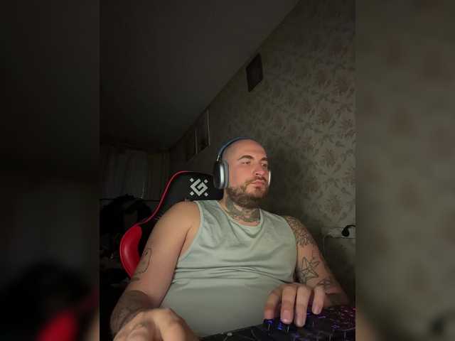 kyzmabig live webcam show