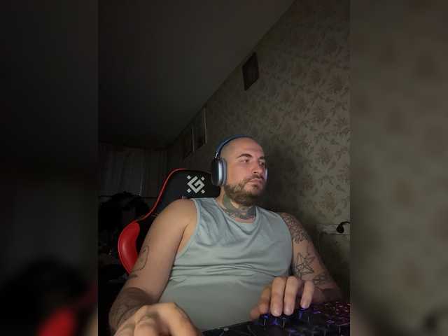 kyzmabig live webcam show