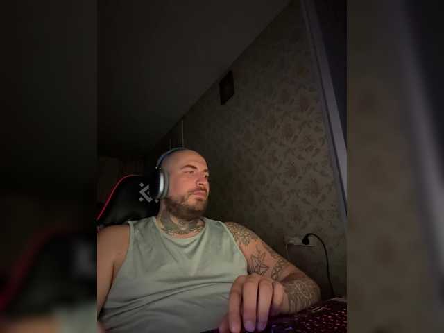 kyzmabig live webcam show