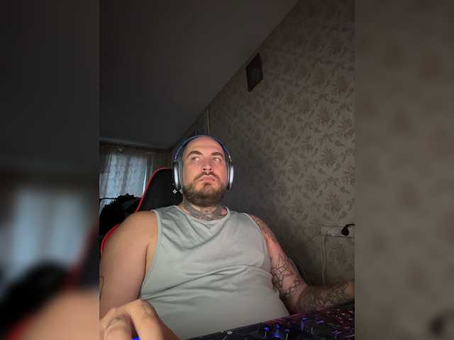 kyzmabig live webcam show