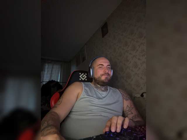 kyzmabig live webcam show