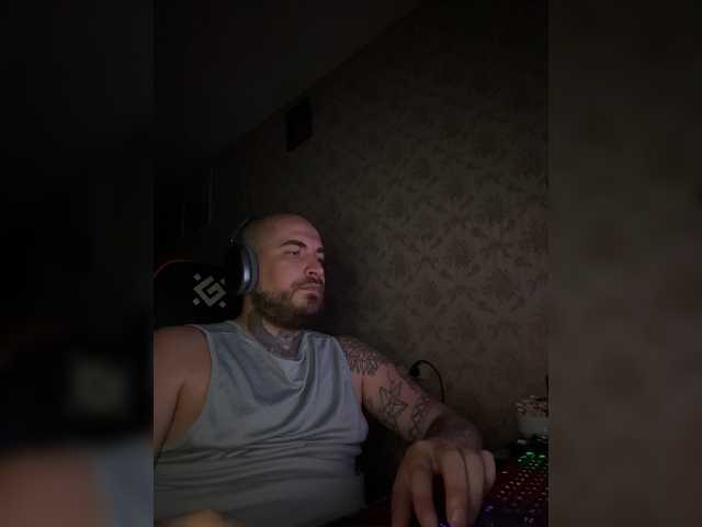 kyzmabig live webcam show