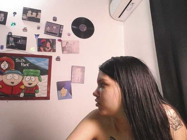 insomnio21a live cam on BongaCams
