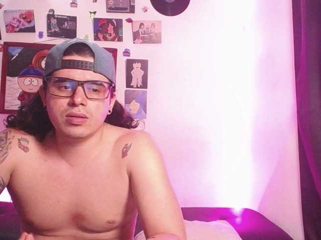 insomnio21a live cam on BongaCams