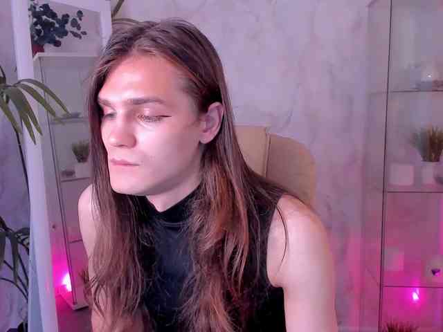 Williamsnake's cam show statistics and live stream