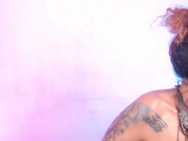 AgathaTenebri live cam on BongaCams