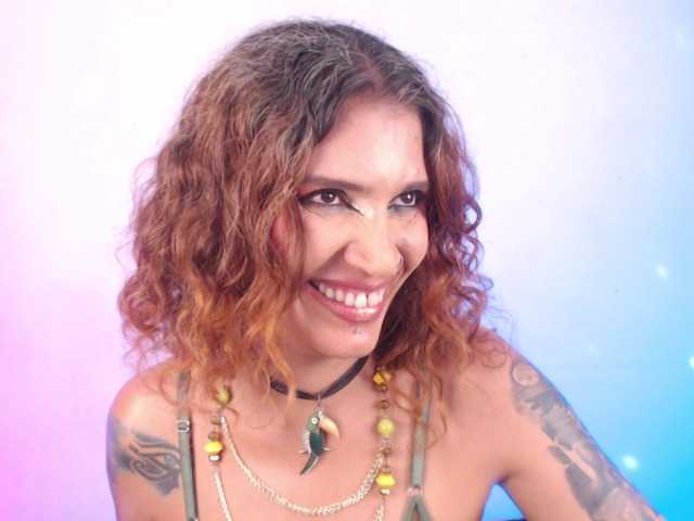 AgathaTenebri live cam on BongaCams