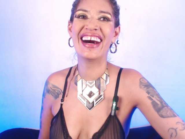 AgathaTenebri live cam