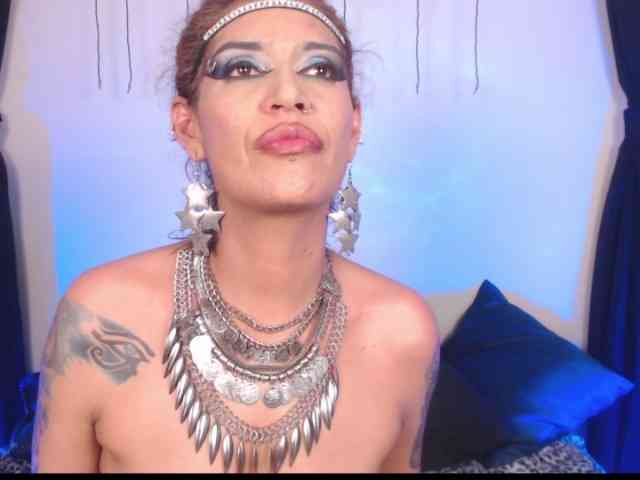 AgathaTenebri webcam