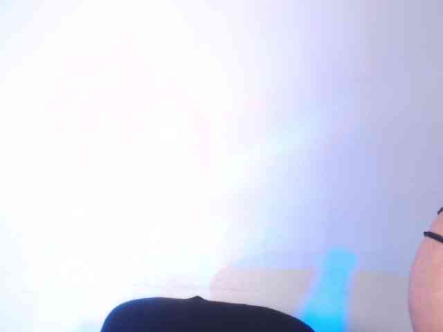 AgathaTenebri webcam