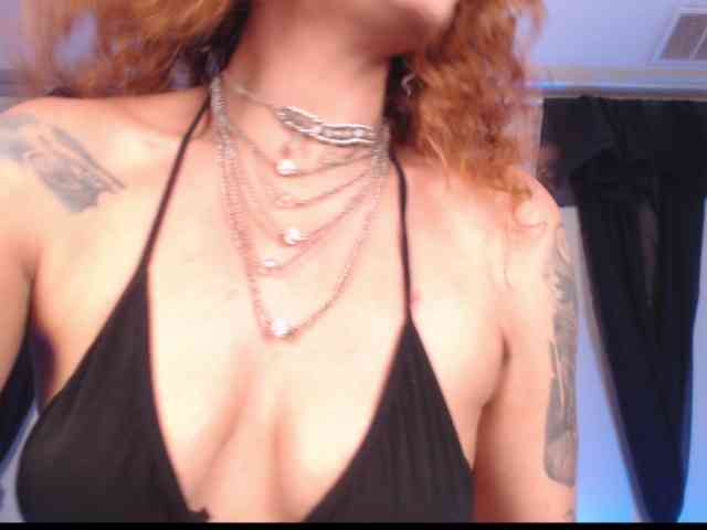 AgathaTenebri webcam