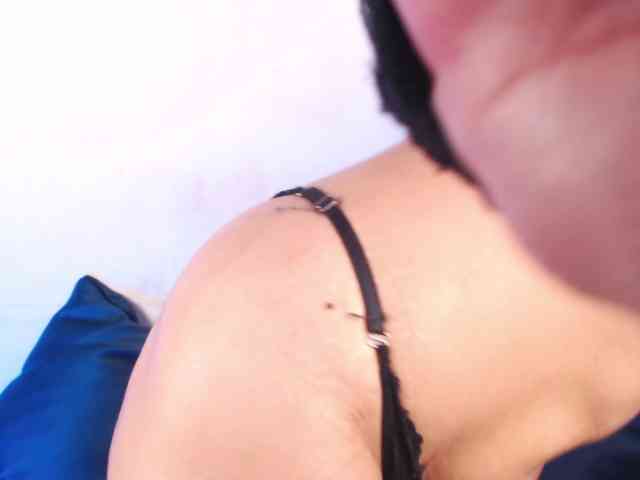 AgathaTenebri webcam