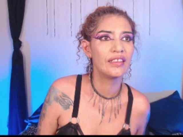 AgathaTenebri webcam