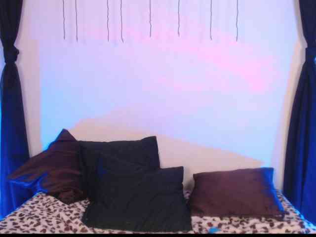 AgathaTenebri webcam