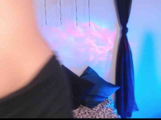 AgathaTenebri webcam