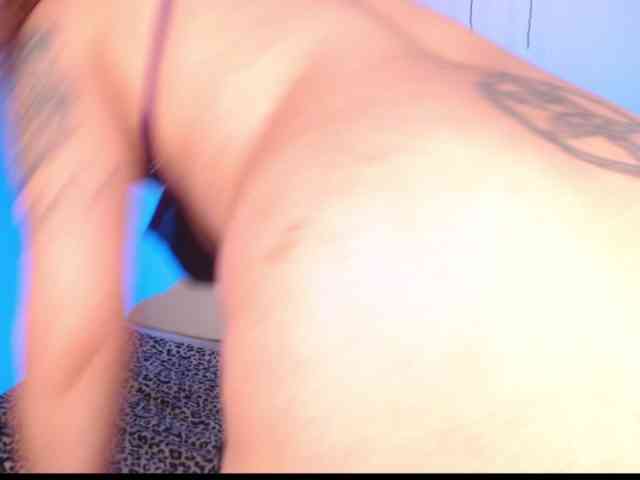 AgathaTenebri webcam