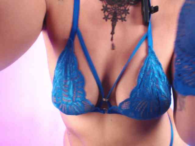 AgathaTenebri webcam